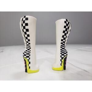 MGA LOL OMG O.M.G Lights‎ Race Speedster Doll Shoes White Boots